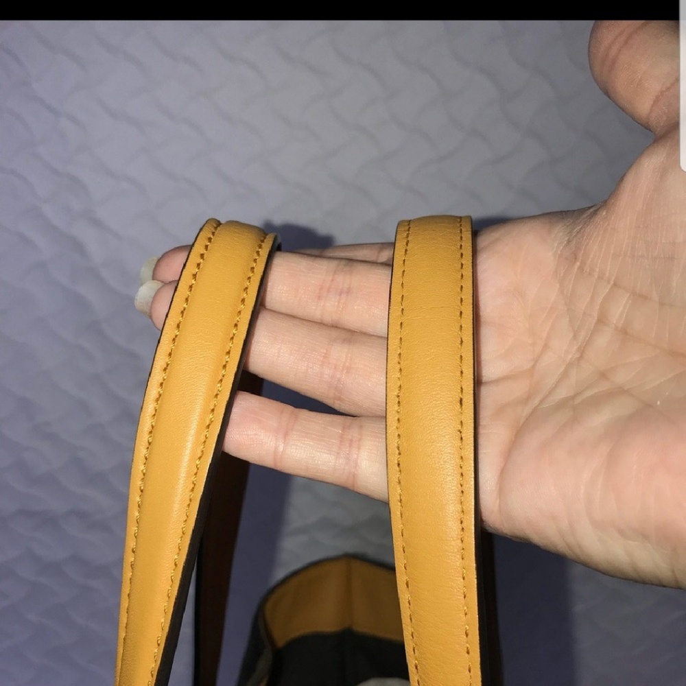 Handbag - Picture 5 of 7